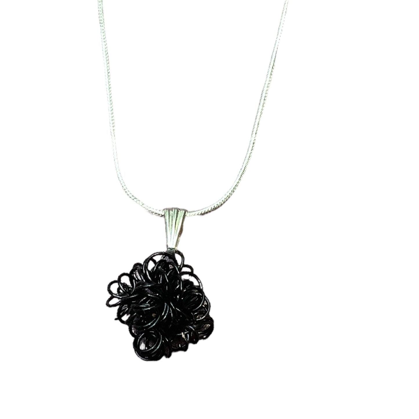 Tangled small drop necklace