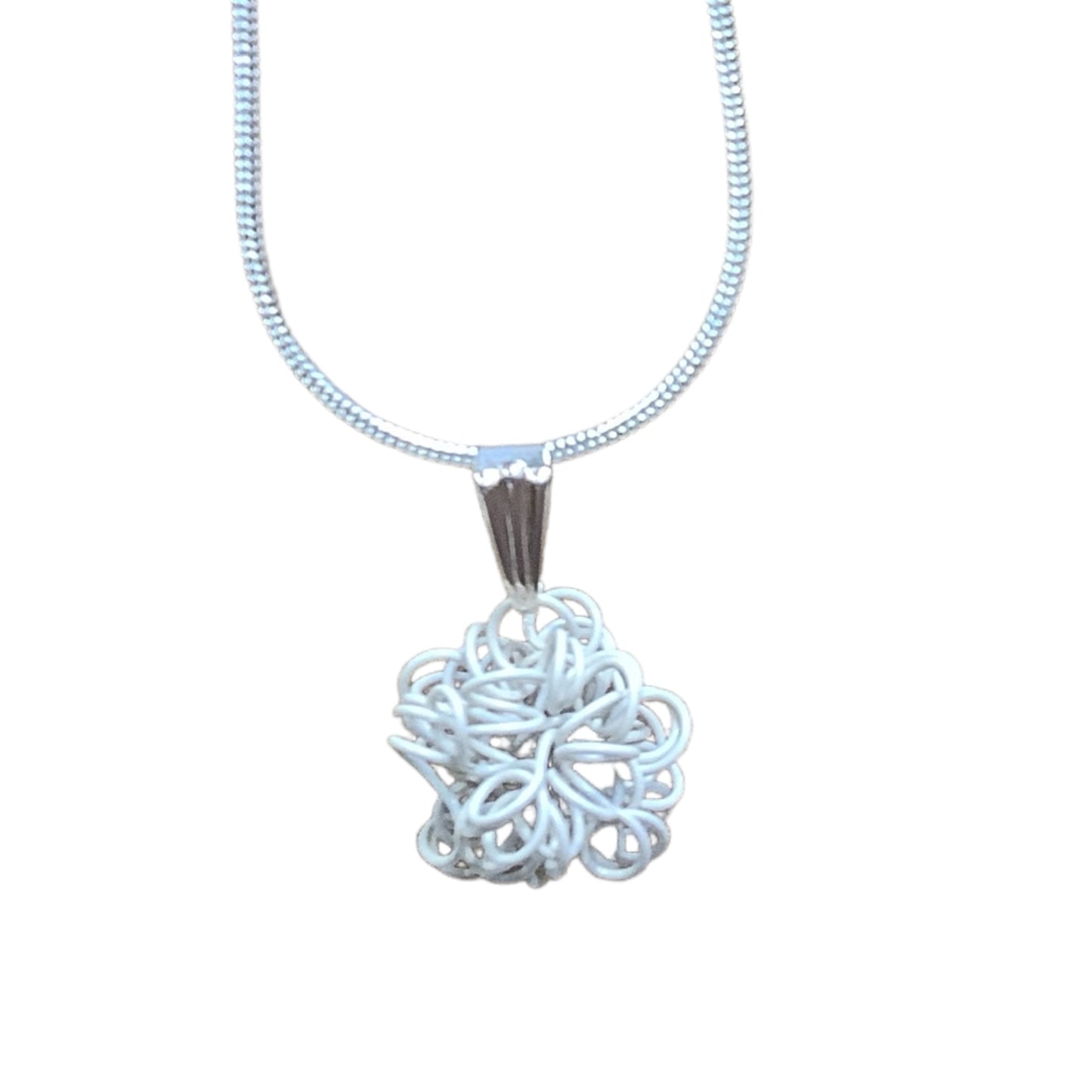 Tangled small drop necklace