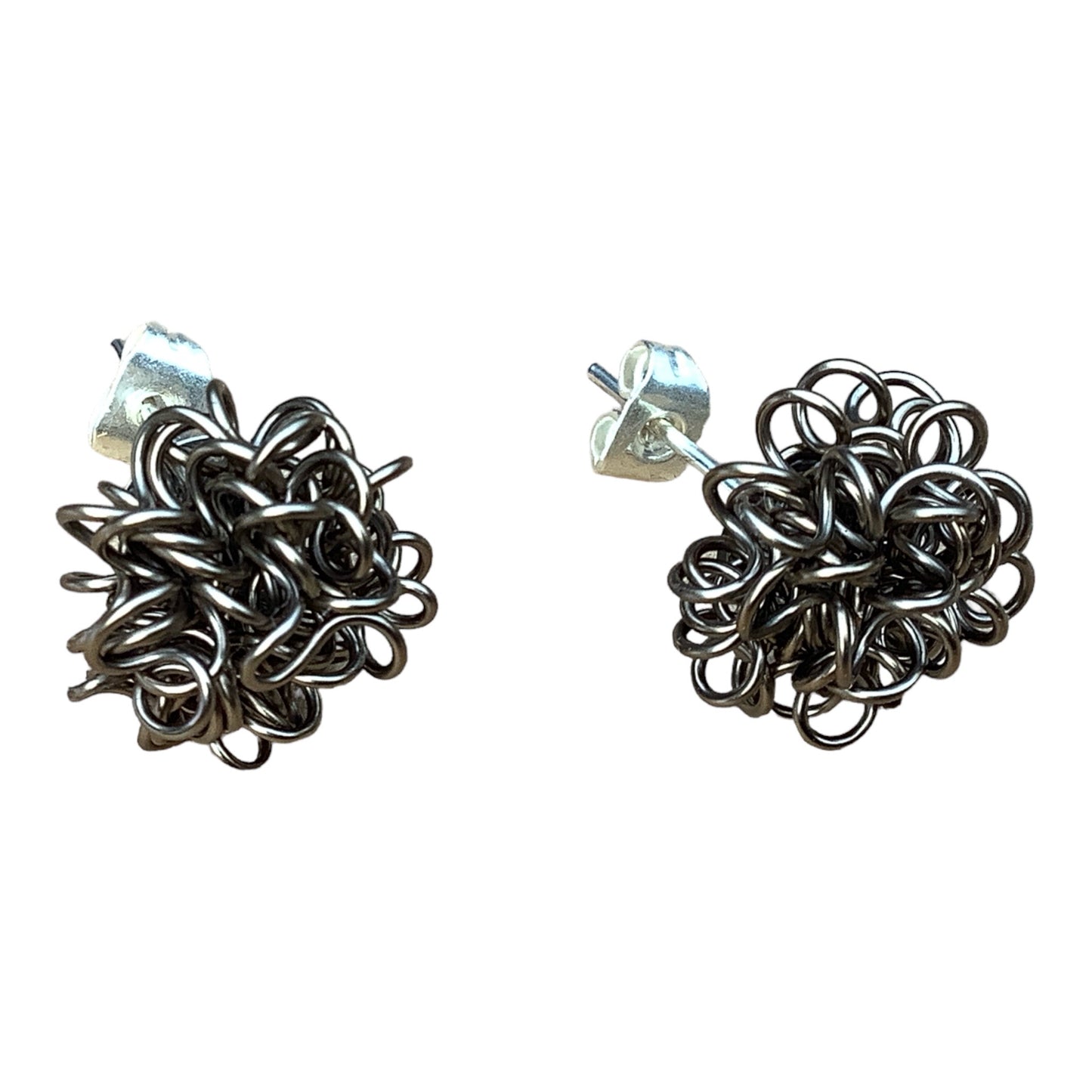 Tangled Studs